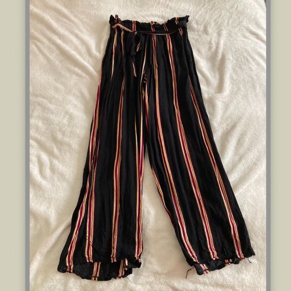 Wide-leg Flowy Pants - Picture 1 of 1